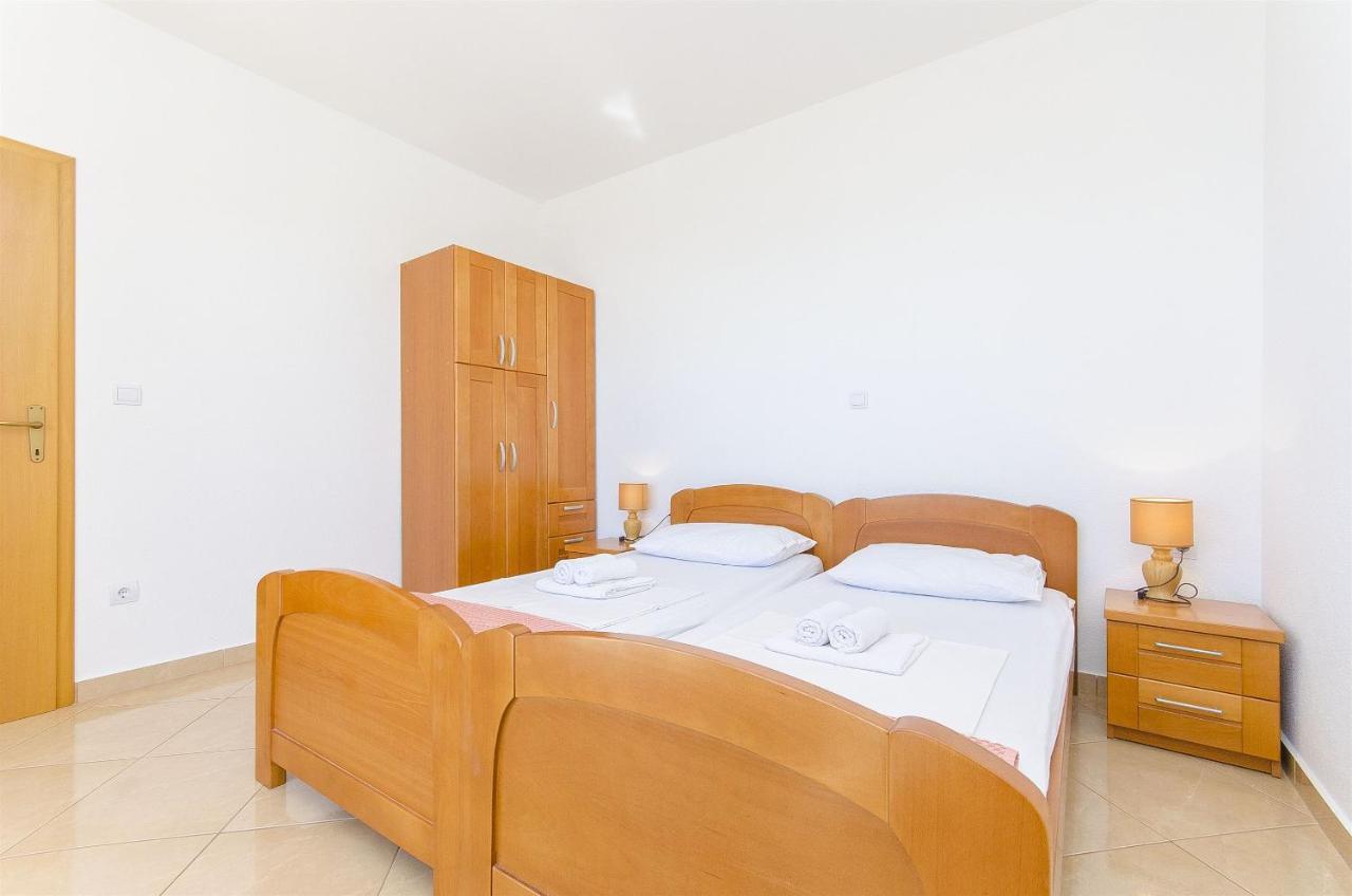 Apartments Seaview Tucepi Exterior photo