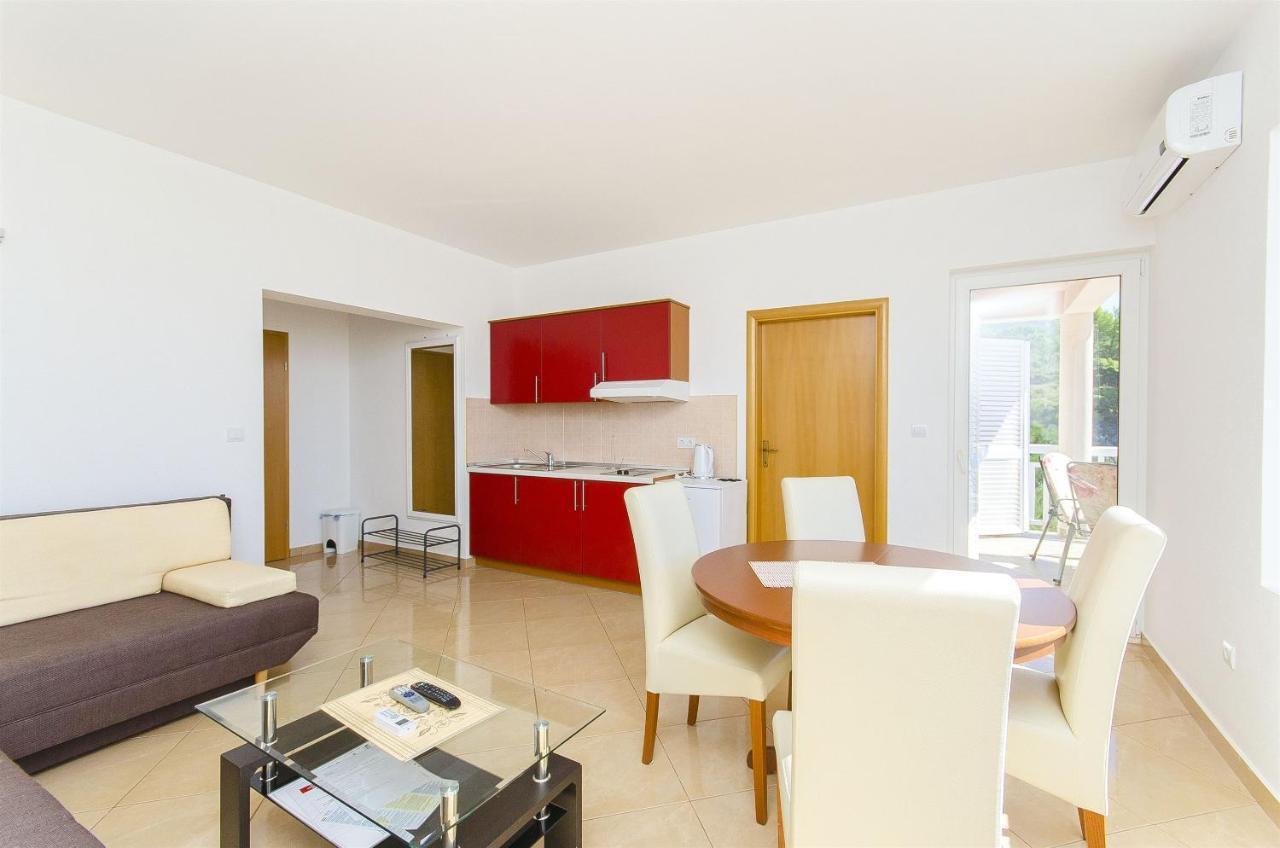Apartments Seaview Tucepi Exterior photo