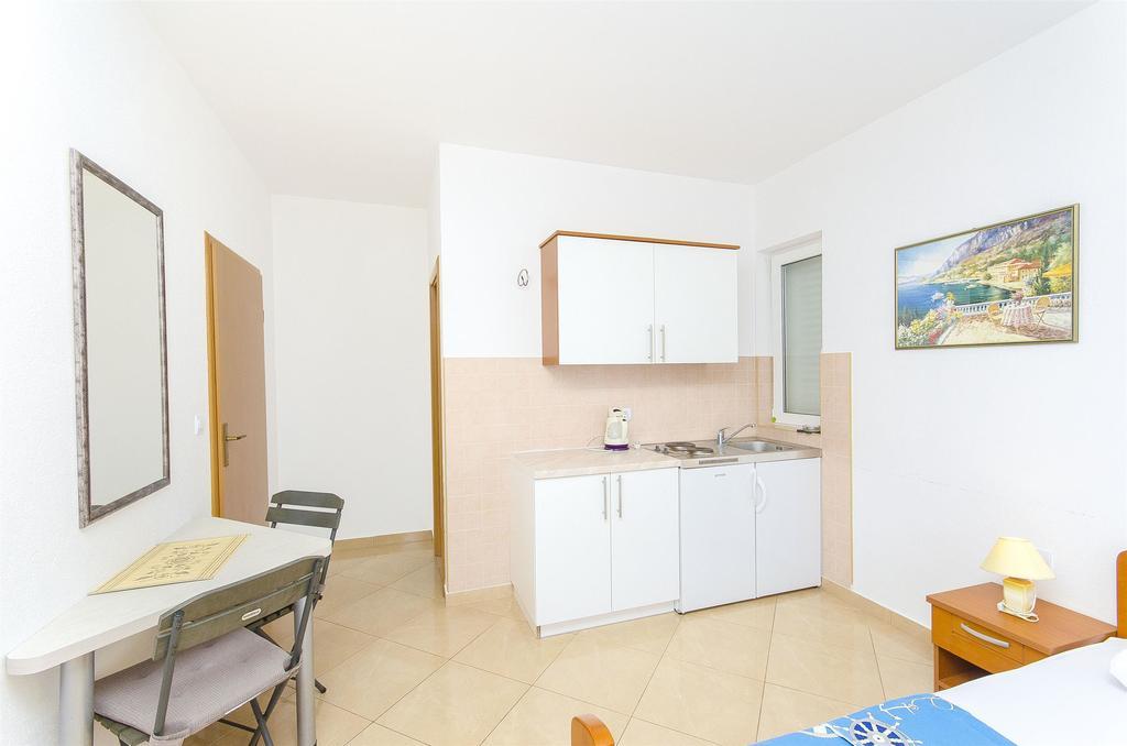 Apartments Seaview Tucepi Exterior photo