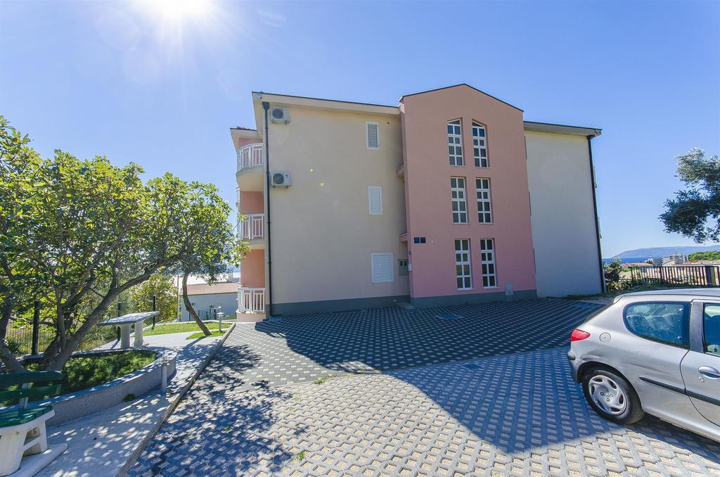 Apartments Seaview Tucepi Exterior photo